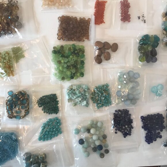 Mixed Bead Lot For Jewelry Making & Crafts Assorted 5 Lbs Crystal Stone Glass - Picture 1 of 16